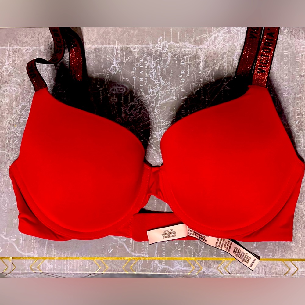 Victoria’s Secret 32D Push Up bra